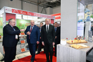 Azərbaycan və Belarus prezidentləri “Caspian Agro” və “InterFood Azerbaijan” sərgiləri ilə tanış olublar