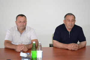 Kənd təsərrüfatı nazirinin müavini Zaur Əliyev Yardımlıda vətəndaşlarla görüşüb, təsərrüfatlara baş çəkib