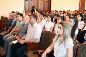 ADAU-NUN REKTORU 500-DƏN YUXARI BAL TOPLAYAN ABİTURİYENTLƏRLƏ GÖRÜŞÜB
