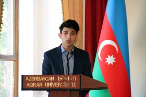 ADAU-NUN REKTORU 500-DƏN YUXARI BAL TOPLAYAN ABİTURİYENTLƏRLƏ GÖRÜŞÜB