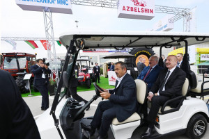 Azərbaycan və Belarus prezidentləri “Caspian Agro” və “InterFood Azerbaijan” sərgiləri ilə tanış olublar