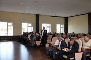 Siyəzən rayonunda kənd təsərrüfatının inkişafına dair Dövlət Proqramına həsr olunmuş müşavirə keçirilib