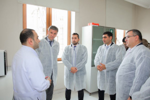 FAO nümayəndəsi Aqrar Xidmətlər Agentliyinin Mərkəzi Laboratoriyasının fəaliyyəti ilə tanış olub