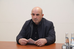 Kənd təsərrüfatı nazirinin müavini Elçin Zeynalov Hacıqabulda vətəndaşları qəbul edib, təsərrüfatlara baş çəkib