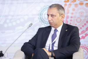 Nazir Məcnun Məmmədov “I Azərbaycan Beynəlxalq İnvestisiya Forumu” çərçivəsində keçirilən panel sessiyada çıxış edib