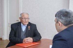 Kənd Təsərrüfatı naziri İnam Kərimov Oğuzda vətəndaşları qəbul edib