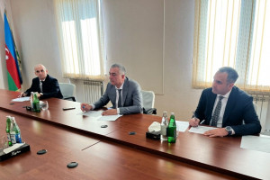 Kənd təsərrüfatı nazirinin müavini Elçin Zeynalov Göyçayda vətəndaşlarla görüşüb, təsərrüfatlara baş çəkib
