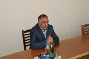 Kənd Təsərrüfatı Nazirliyinin Aparat rəhbəri Azad Cəfərli Naxçıvanda vətəndaşlarla görüşüb, təsərrüfatlara baş çəkib