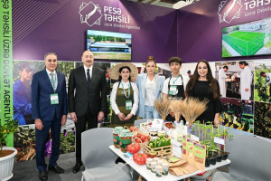 Prezident İlham Əliyev 19-cu “Caspian Agro Week” və 31-ci “InterFood Azerbaijan” sərgiləri ilə tanış olub