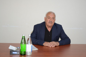 Kənd təsərrüfatı nazirinin müavini Zaur Əliyev Yardımlıda vətəndaşlarla görüşüb, təsərrüfatlara baş çəkib