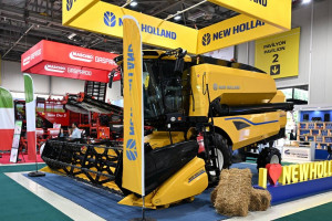 Prezident İlham Əliyev 19-cu “Caspian Agro Week” və 31-ci “InterFood Azerbaijan” sərgiləri ilə tanış olub