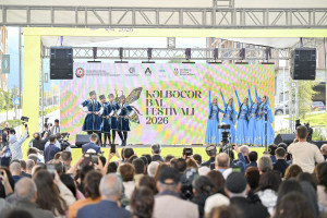 Kəlbəcərdə Bal Festivalı keçirilib