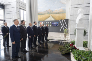 Kənd Təsərrüfatı Nazirliyində Ulu Öndər Heydər Əliyevin anadan olmasının 103 illiyinə həsr olunmuş tədbir keçirilib