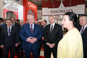 Azərbaycan və Belarus prezidentləri “Caspian Agro” və “InterFood Azerbaijan” sərgiləri ilə tanış olublar