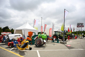 Prezident İlham Əliyev 19-cu “Caspian Agro Week” və 31-ci “InterFood Azerbaijan” sərgiləri ilə tanış olub