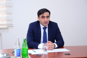 Aqrar Xidmətlər Agentliyinin sədri Sərdar Hacıyev Tovuzda vətəndaşları qəbul edib, təsərrüfatlara baş çəkib