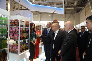 Prezident köməkçiləri Şahmar Mövsümov və Xalid Əhədov “Caspian Agro 2026” və “InterFood Azerbaijan” sərgiləri ilə tanış olublar