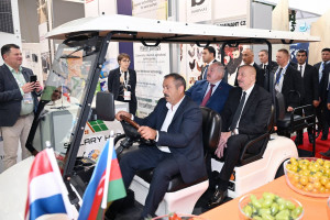 Azərbaycan və Belarus prezidentləri “Caspian Agro” və “InterFood Azerbaijan” sərgiləri ilə tanış olublar