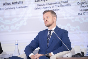 Nazir Məcnun Məmmədov “I Azərbaycan Beynəlxalq İnvestisiya Forumu” çərçivəsində keçirilən panel sessiyada çıxış edib