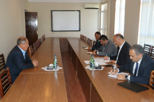 Kənd Təsərrüfatı Nazirliyinin Aparat rəhbəri Azad Cəfərli Naxçıvanda vətəndaşlarla görüşüb, təsərrüfatlara baş çəkib