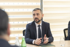 Balıqçılıq və Akvakultura Mərkəzi ilə pərakəndə satış şəbəkələri arasında balıqçılıq sektorunun inkişafı müzakirə olunub