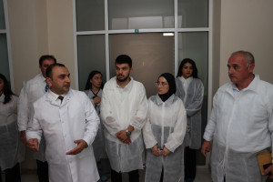 AXA-nın Mərkəzi Laboratoriyasında “Açıq qapı” günü keçirilib