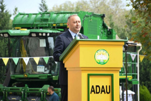 “John Deere” şirkətinin müasir kənd təsərrüfatı texnologiyaları ADAU-da təqdim olunub