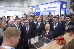 Türkiyə, Özbəkistan və Gürcüstanın kənd təsərrüfatı nazirləri “Caspian Agro 2026” sərgisini ziyarət ediblər