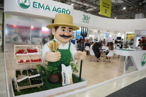 Prezident köməkçiləri Şahmar Mövsümov və Xalid Əhədov “Caspian Agro 2026” və “InterFood Azerbaijan” sərgiləri ilə tanış olublar