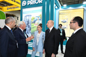Prezident İlham Əliyev 19-cu “Caspian Agro Week” və 31-ci “InterFood Azerbaijan” sərgiləri ilə tanış olub