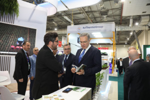 Prezident köməkçiləri Şahmar Mövsümov və Xalid Əhədov “Caspian Agro 2026” və “InterFood Azerbaijan” sərgiləri ilə tanış olublar