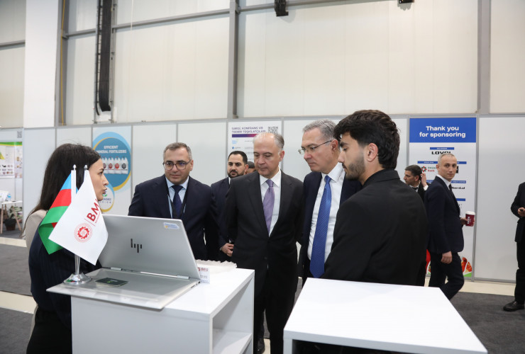 Prezident köməkçiləri Şahmar Mövsümov və Xalid Əhədov “Caspian Agro 2026” və “InterFood Azerbaijan” sərgiləri ilə tanış olublar